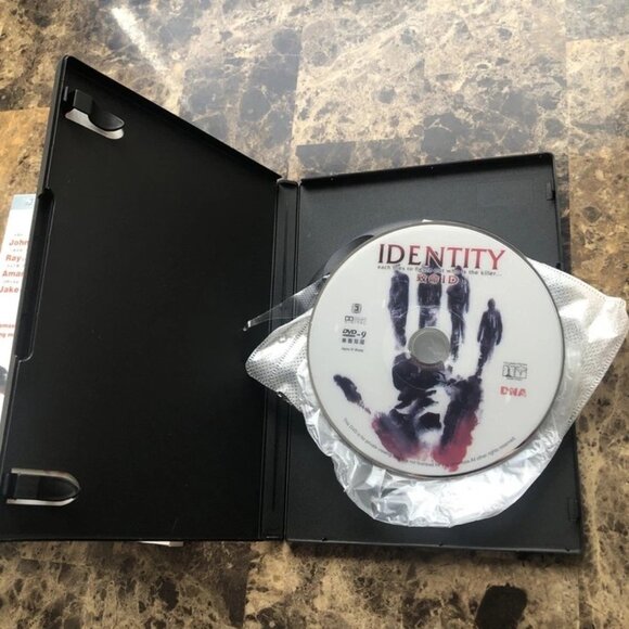 Identity DVD Each Tries To Figure Out Who Is The Killer… John Cusack Ray Liotta - Picture 9 of 10